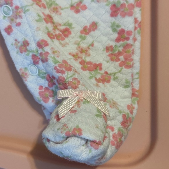 Gently used Laura Ashley Baby 0-3 months one piece footie pajamas - Picture 7 of 9
